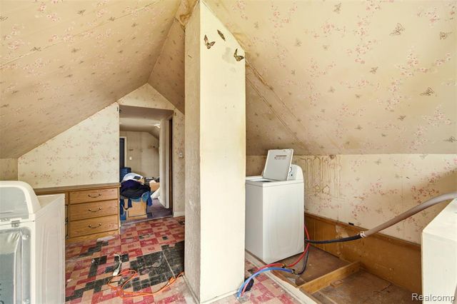 104 Leroy Avenue, Clawson, MI 48017