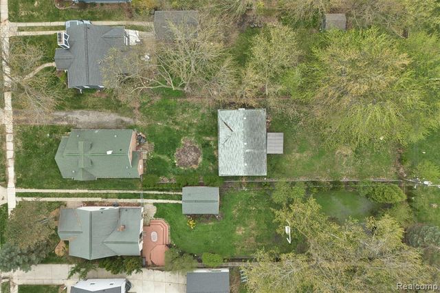 104 Leroy Avenue, Clawson, MI 48017