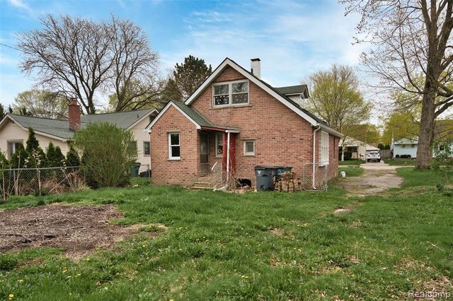 104 Leroy Avenue, Clawson, MI 48017