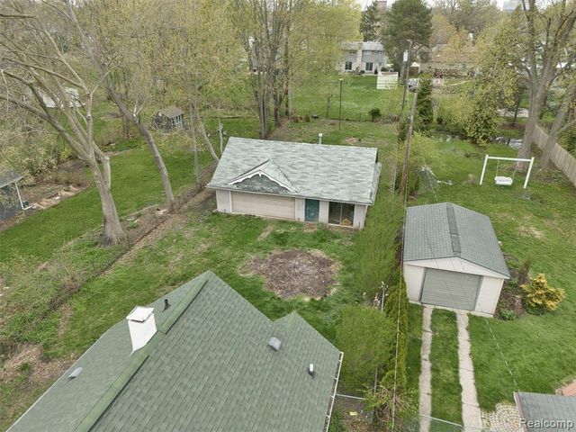 104 Leroy Avenue, Clawson, MI 48017