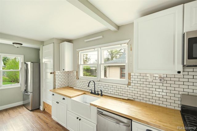 104 Leroy Avenue, Clawson, MI 48017