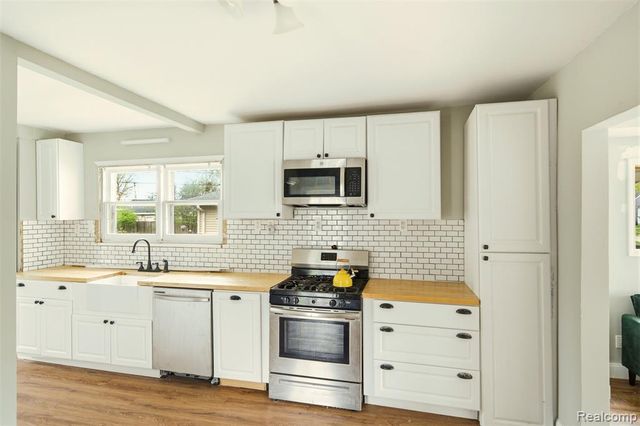 104 Leroy Avenue, Clawson, MI 48017