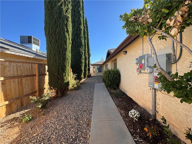 1744 Motor Avenue, Kingman, AZ 86401