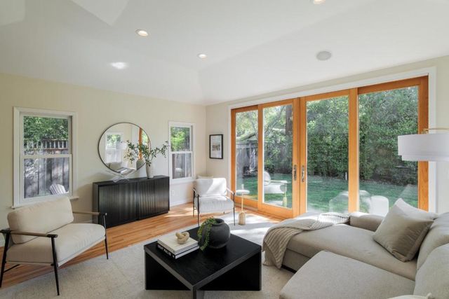 848 Boyce Avenue, Palo Alto, CA 94301