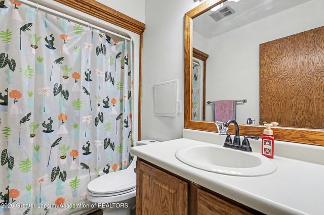 7383 E Saint Joe Highway, Grand Ledge, MI 48837