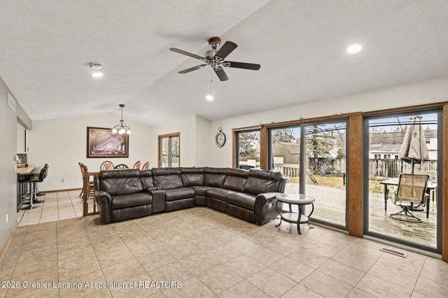 7383 E Saint Joe Highway, Grand Ledge, MI 48837