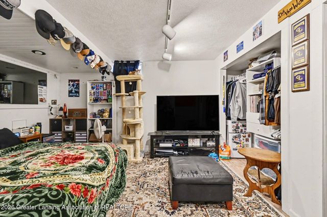 7383 E Saint Joe Highway, Grand Ledge, MI 48837