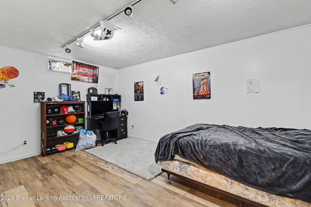 7383 E Saint Joe Highway, Grand Ledge, MI 48837