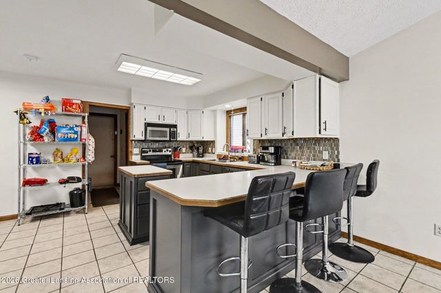 7383 E Saint Joe Highway, Grand Ledge, MI 48837