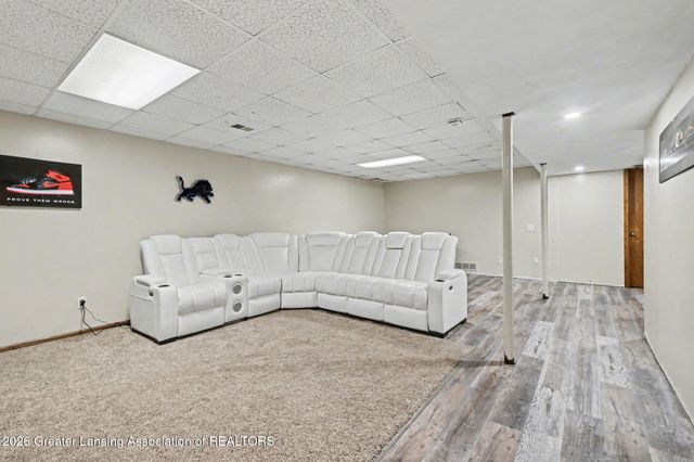 7383 E Saint Joe Highway, Grand Ledge, MI 48837