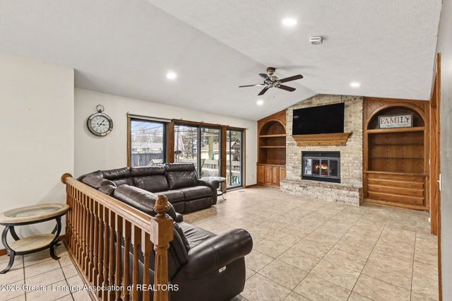 7383 E Saint Joe Highway, Grand Ledge, MI 48837