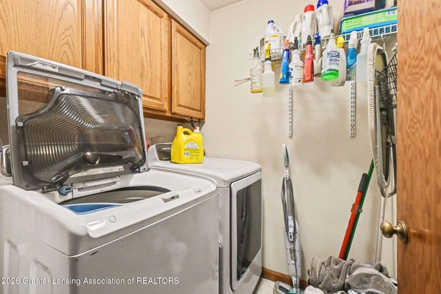 7383 E Saint Joe Highway, Grand Ledge, MI 48837