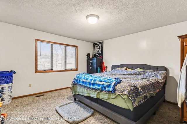 7383 E Saint Joe Highway, Grand Ledge, MI 48837