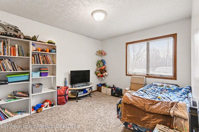 7383 E Saint Joe Highway, Grand Ledge, MI 48837