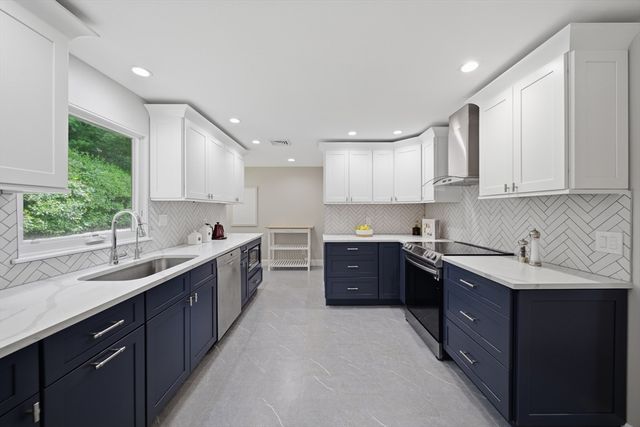 18 Travis Dr, Newton, MA 02467