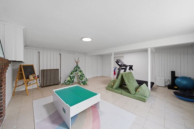 18 Travis Dr, Newton, MA 02467