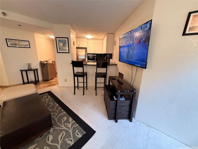 300 Wai Nani Way II315, Honolulu, HI 96815