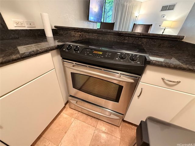 300 Wai Nani Way II315, Honolulu, HI 96815