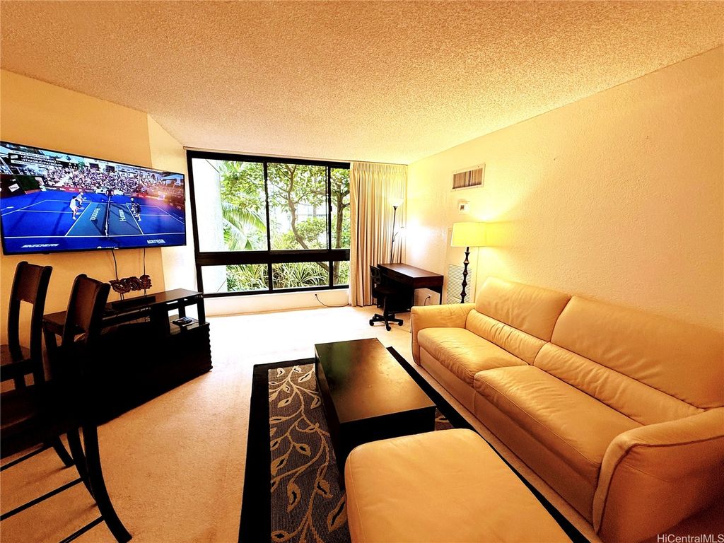 300 Wai Nani Way II315, Honolulu, HI 96815