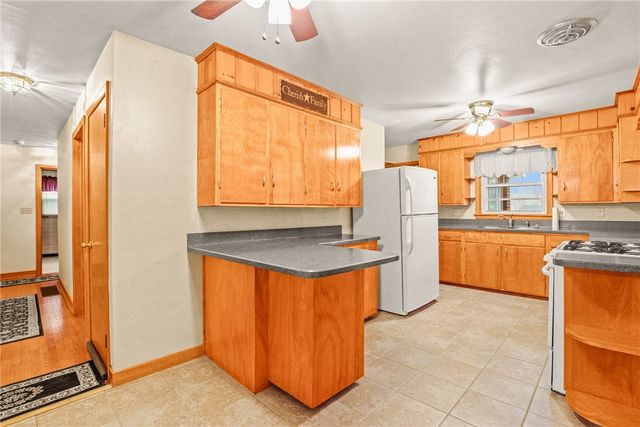 403 Rebecca ST, Somerset Twp, PA 15501