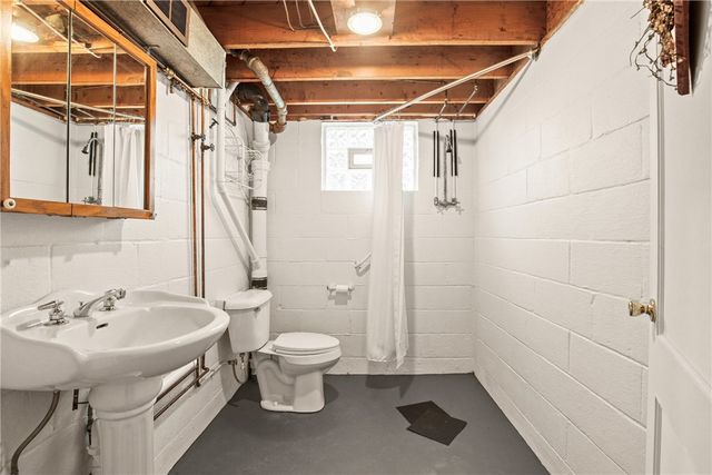 403 Rebecca ST, Somerset Twp, PA 15501