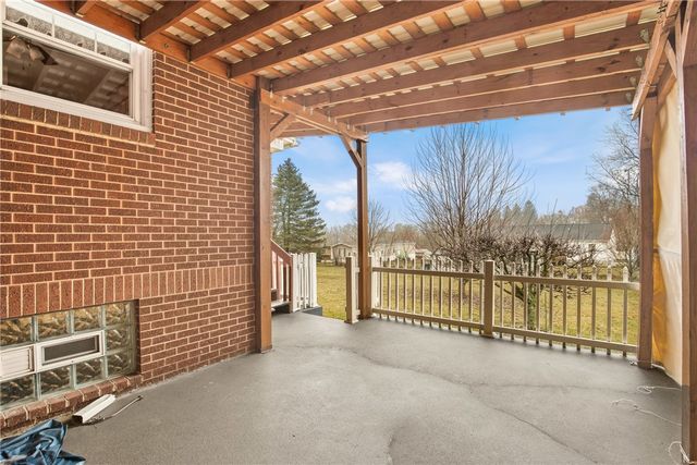 403 Rebecca ST, Somerset Twp, PA 15501