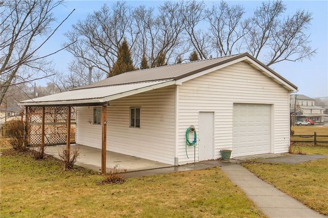 403 Rebecca ST, Somerset Twp, PA 15501