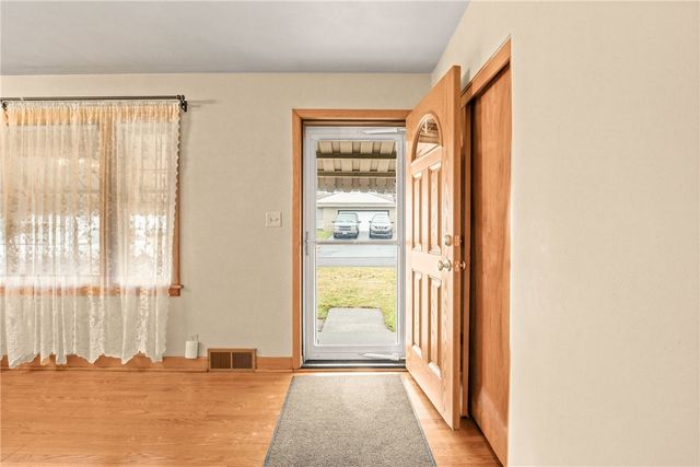 403 Rebecca ST, Somerset Twp, PA 15501