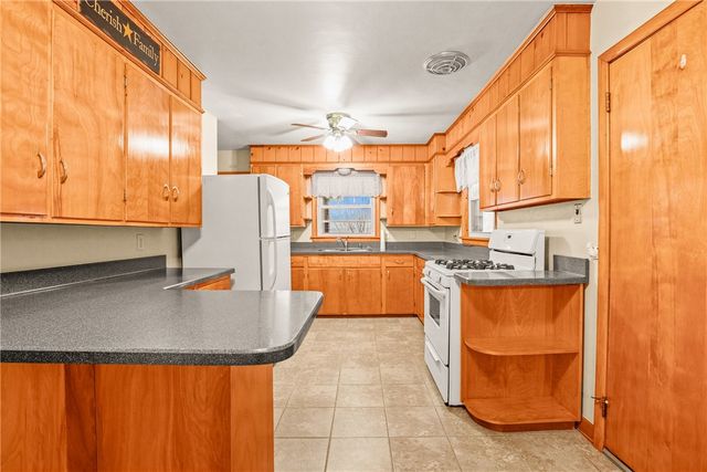 403 Rebecca ST, Somerset Twp, PA 15501