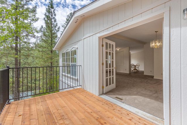 18506 Dunvegan Dr, Applegate, CA 95703