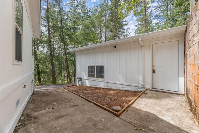 18506 Dunvegan Dr, Applegate, CA 95703