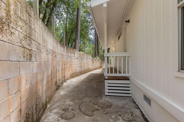 18506 Dunvegan Dr, Applegate, CA 95703