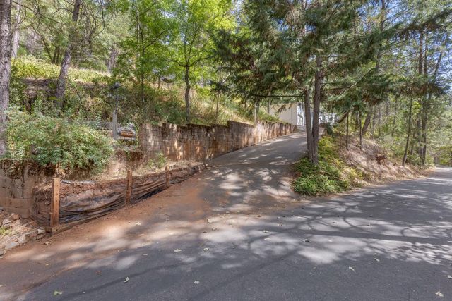 18506 Dunvegan Dr, Applegate, CA 95703