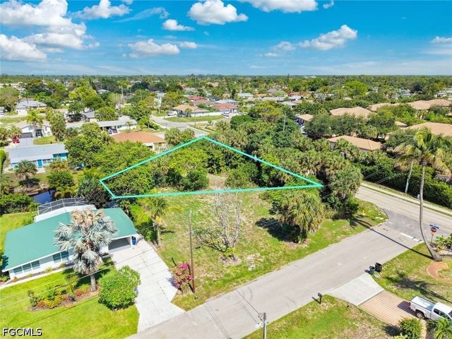 9101 Pennsylvania AVE, Bonita Springs, FL 34135