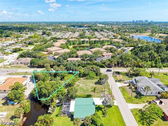 9101 Pennsylvania AVE, Bonita Springs, FL 34135