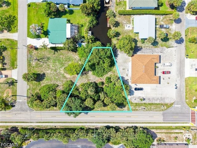 9101 Pennsylvania AVE, Bonita Springs, FL 34135