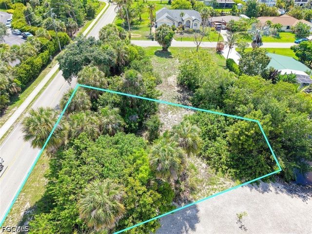 9101 Pennsylvania AVE, Bonita Springs, FL 34135