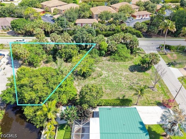 9101 Pennsylvania AVE, Bonita Springs, FL 34135