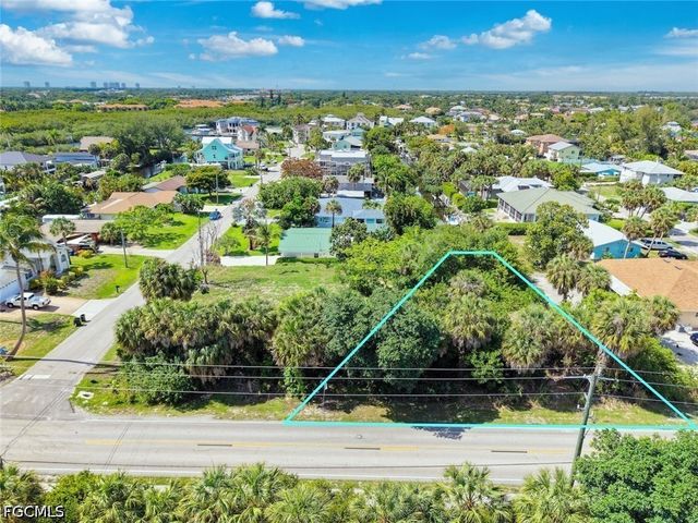 9101 Pennsylvania AVE, Bonita Springs, FL 34135