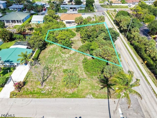 9101 Pennsylvania AVE, Bonita Springs, FL 34135