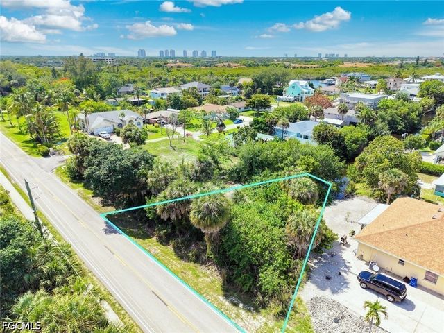 9101 Pennsylvania AVE, Bonita Springs, FL 34135