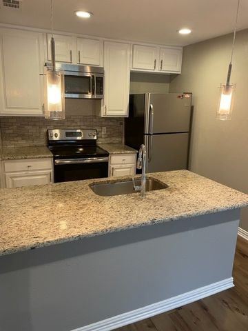 5838 Sandhurst Lane D, Dallas, TX 75206