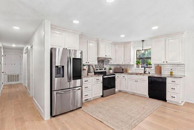 1816 Westgate Dr, Heber Springs, AR 72543