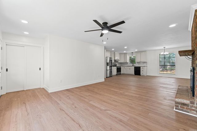 1816 Westgate Dr, Heber Springs, AR 72543