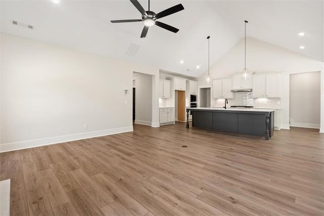 165 West Lake Boulevard, Carrollton, GA 30116