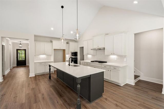 165 West Lake Boulevard, Carrollton, GA 30116