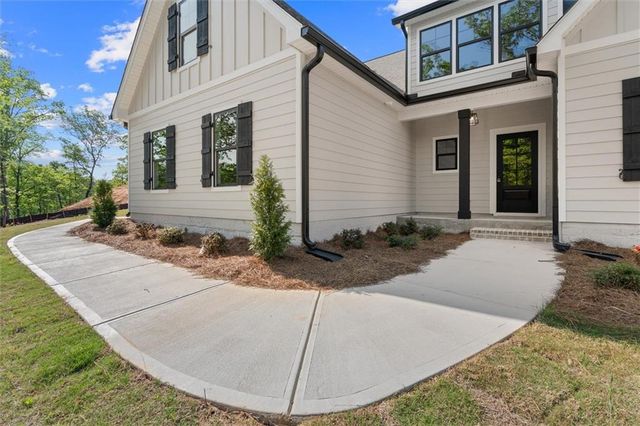 165 West Lake Boulevard, Carrollton, GA 30116
