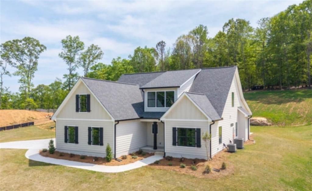 165 West Lake Boulevard, Carrollton, GA 30116