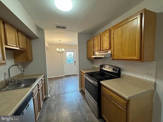 21 LENNOX CT, Sicklerville, NJ 08081