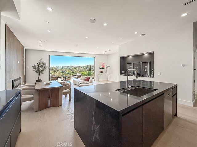 5134 Medina, Woodland Hills, CA 91364